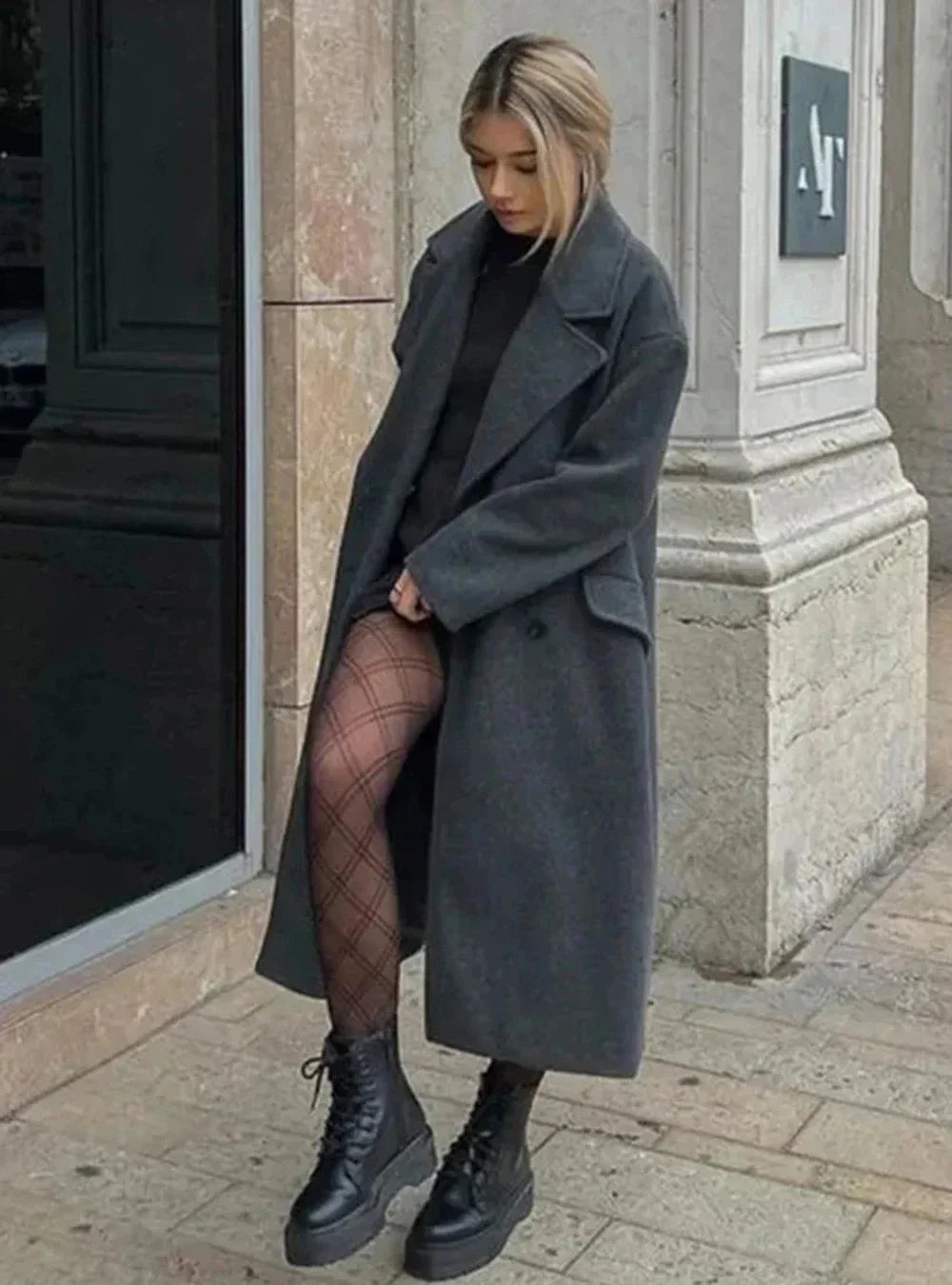 Women's Double-Breasted Trench Coat – Timeless Elegance for Every Occasion 3
