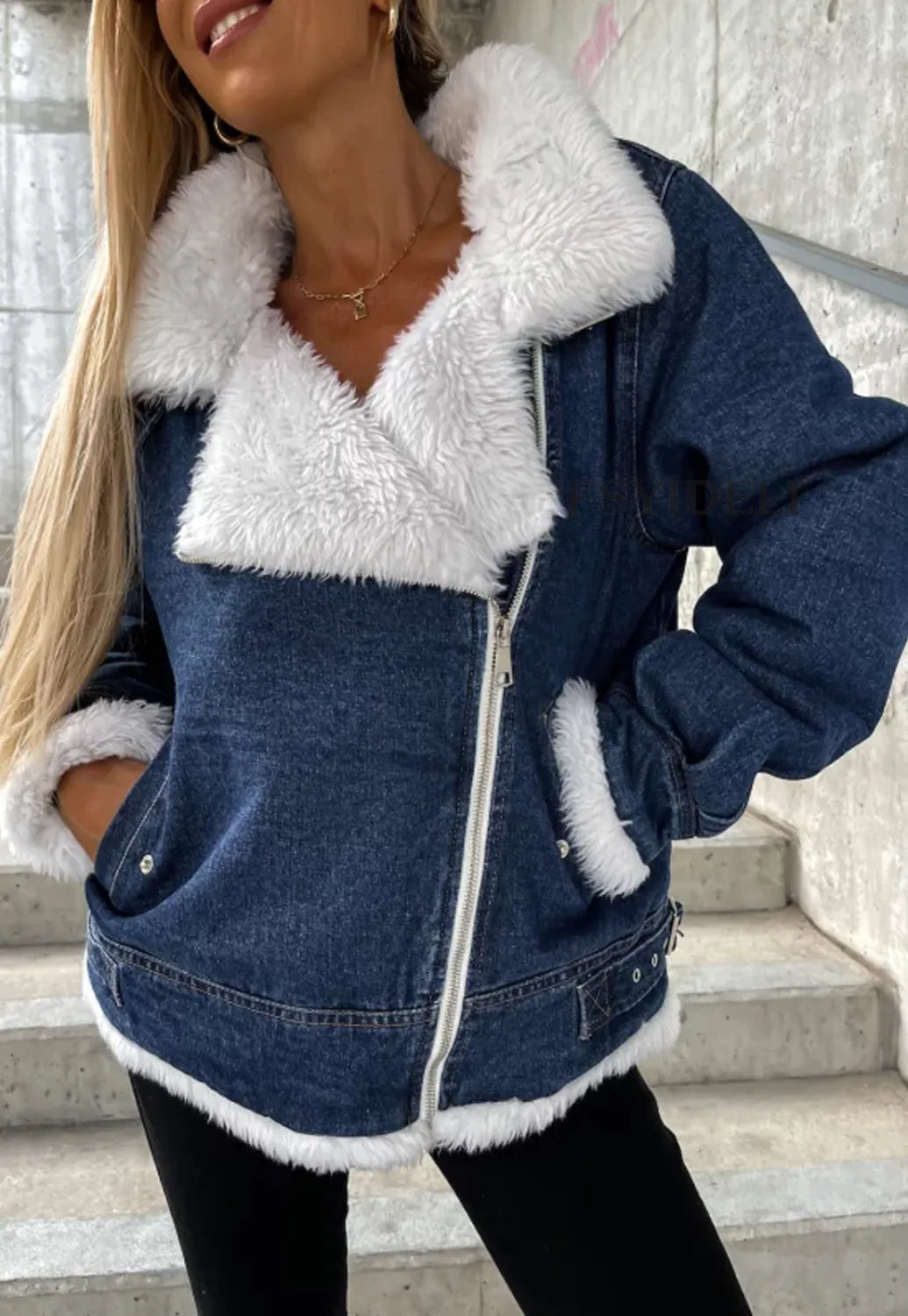 Women's Fleece Jacket – Cozy Warmth for Winter Outings 1