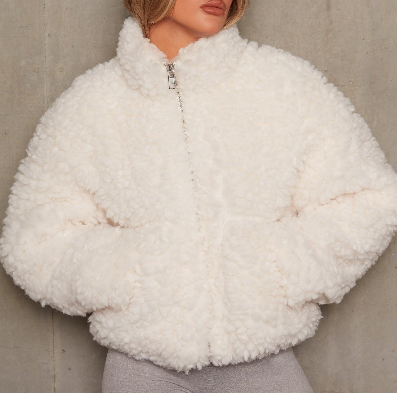 Women's Lambswool Jacket – Cozy Warmth for Winter Style 2