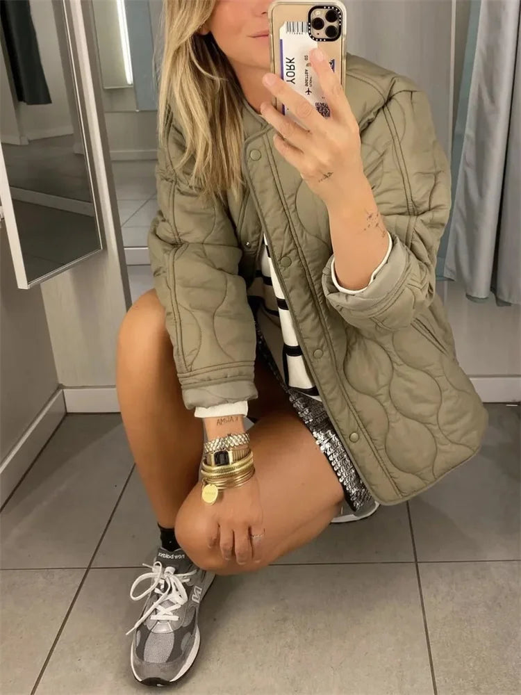 Women's Oversized Quilted Jacket – Cozy Style with Snap Buttons 4