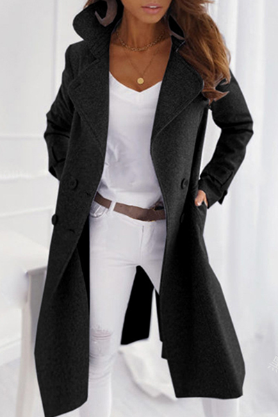 Chic Trench Coat – Timeless Style with Button Closure 1