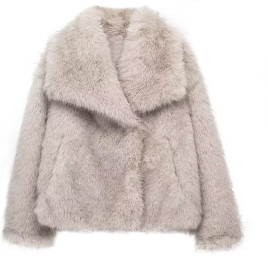 Women's Faux Fur Winter Coat – Elegant Oversized Collar Design 0