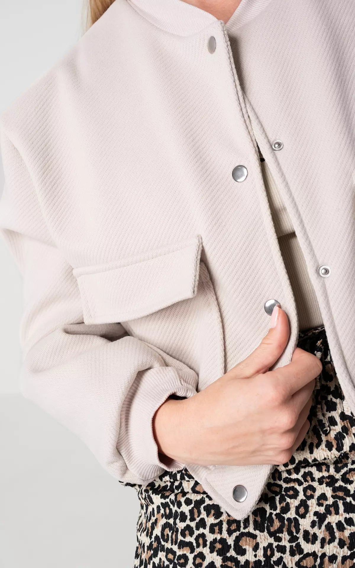 Women's Luxury Bomber Jacket – Cozy Style for Everyday Wear 2